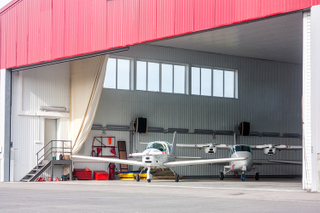 Marcos de estructura de acero fabricados en el edificio de hangar